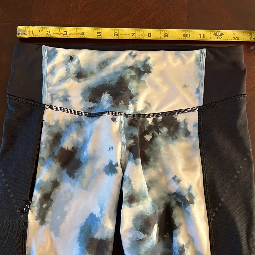 Lululemon Athletica Women’s Stop at Nothing Cropped Blue Tye dye Leggings size 6